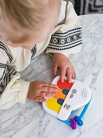 HAPE Музыкальная игрушка мини пианино Волшебное прикосновение